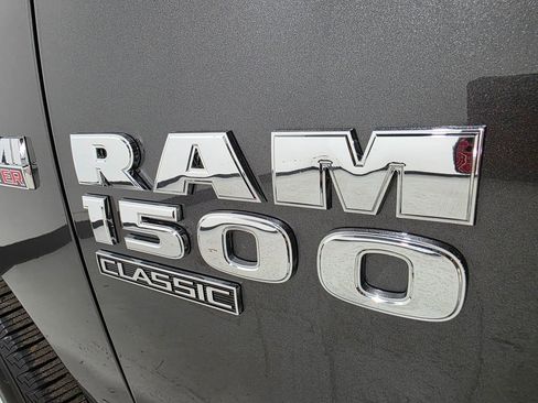 Used 2022 RAM 1500 Classic SLT image 34