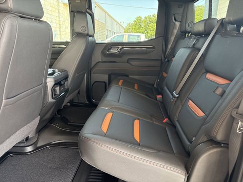 New 2026 GMC Sierra 1500 AT4 w/ AT4 Premium Package image 7