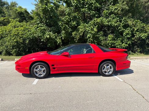 Used 1999 Pontiac Firebird Formula w/ Security Pkg RWD image 2