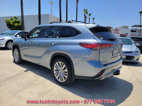 Used 2023 Toyota Highlander Platinum AWD/4WD image 6