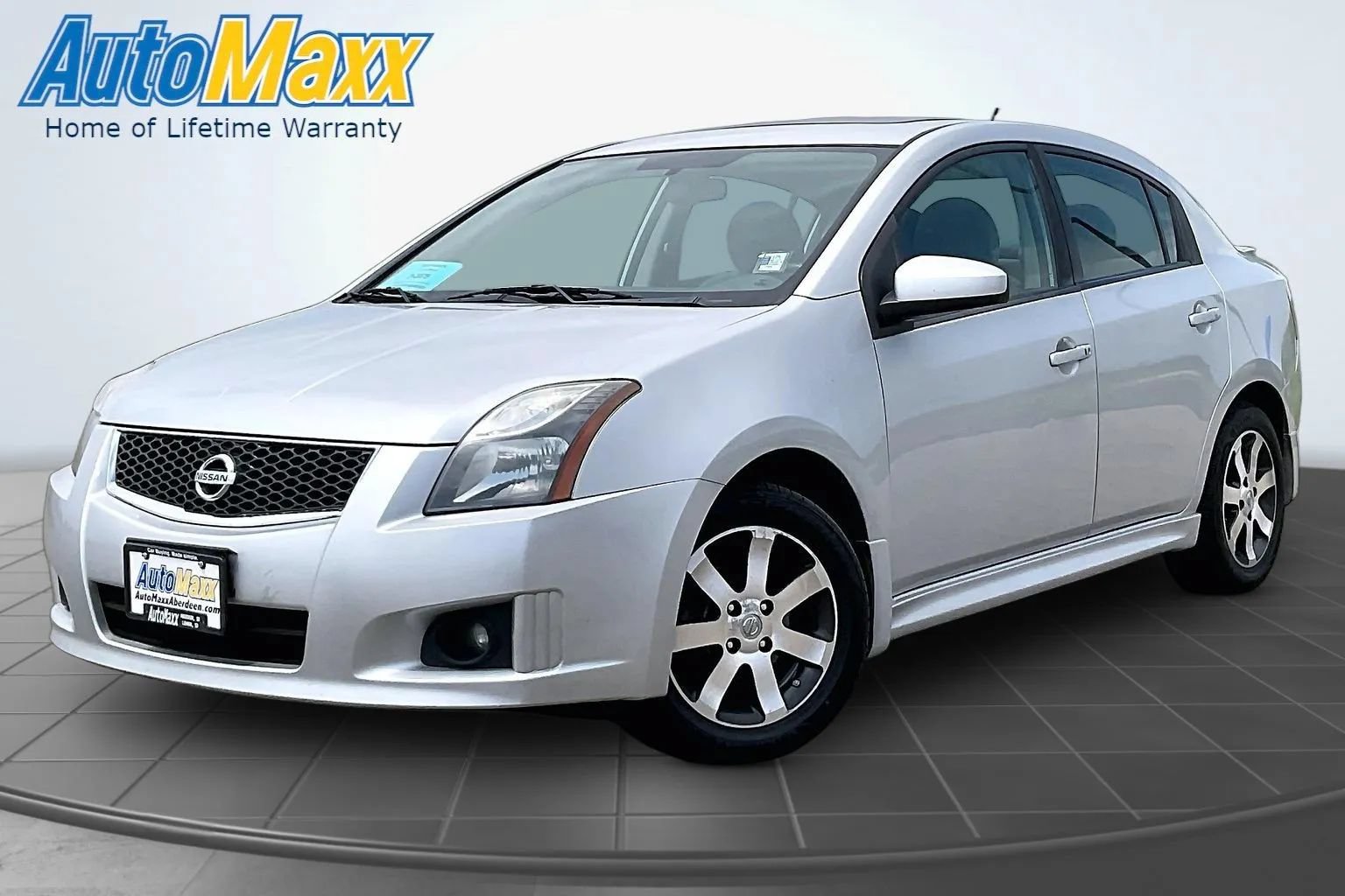 Used 2012 Nissan Sentra 2.0 SR w/ Special Edition Pkg FWD image 1