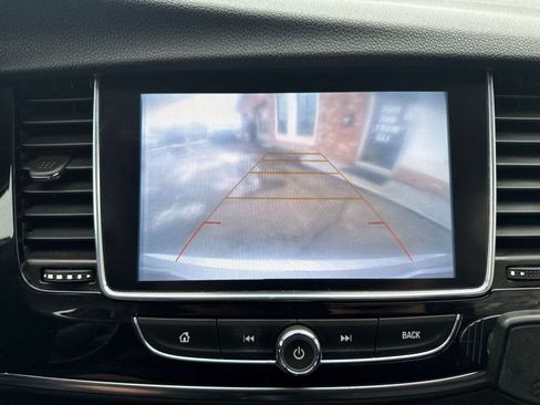 Used 2018 Buick Encore Sport Touring image 27