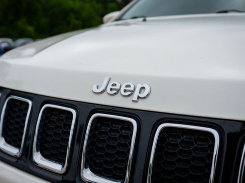 Used 2019 Jeep Compass Limited AWD/4WD image 13
