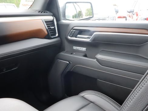 Used 2025 GMC Sierra 1500 Denali AWD/4WD image 11