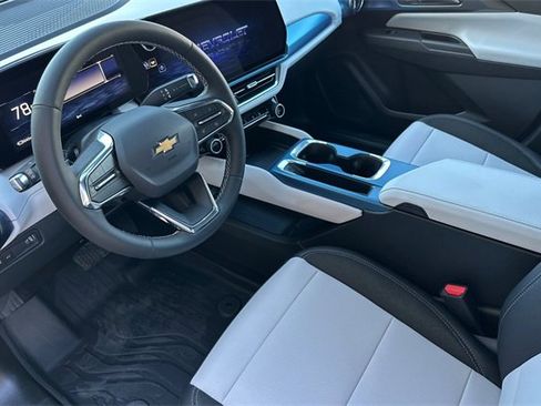 New 2026 Chevrolet Equinox EV LT image 13