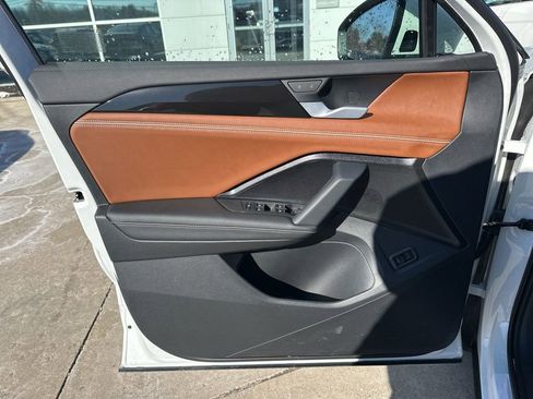 New 2026 Volkswagen Tiguan SEL R-Line image 10