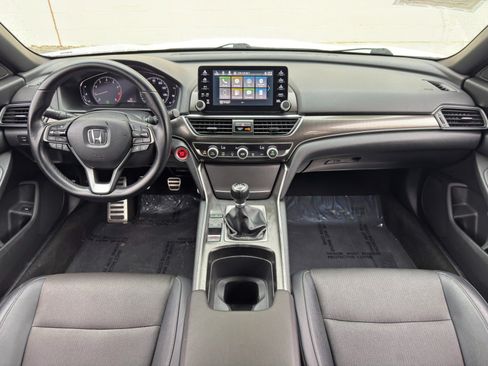 Used 2018 Honda Accord Sport image 11