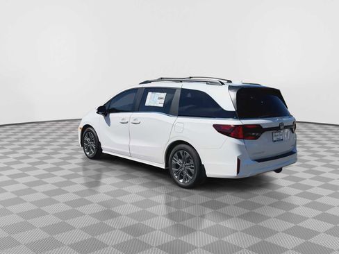 New 2026 Honda Odyssey Touring image 6