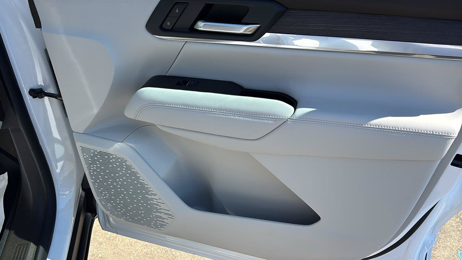 New 2027 GMC Terrain Denali w/ LPO, Floor Liner Package AWD/4WD image 21