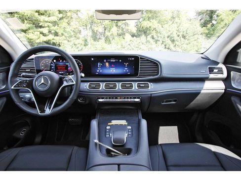 Used 2025 Mercedes-Benz GLE 450 4MATIC Coupe image 7