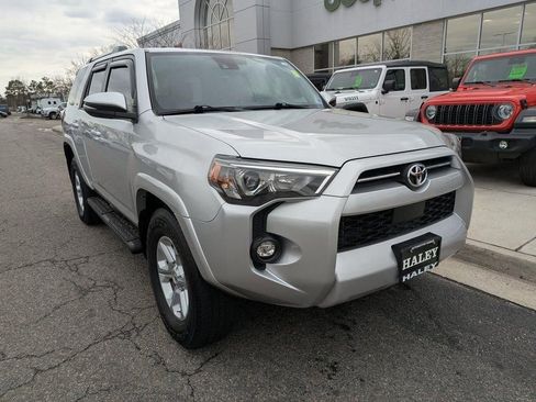 Used 2022 Toyota 4Runner SR5 Premium w/ Moonroof Package image 2
