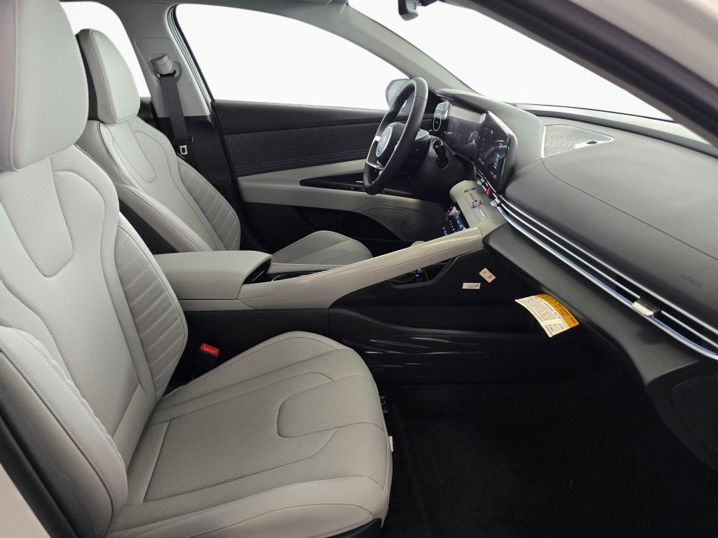 New 2026 Hyundai Elantra Limited FWD image 41