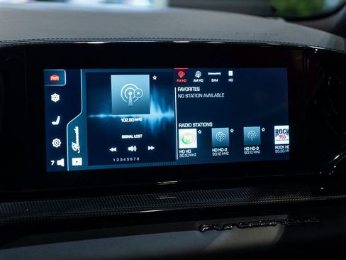 Used 2023 Ferrari Purosangue image 30