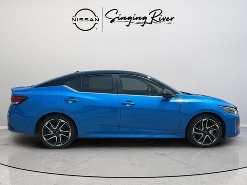 Certified 2024 Nissan Sentra SR w/ SR Premium Package FWD image 8