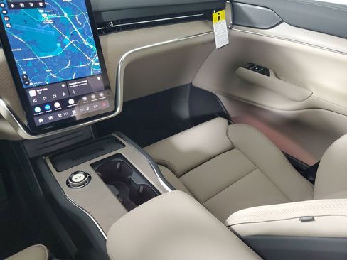 New 2026 Volvo EX90 Plus RWD image 17