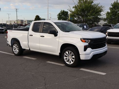 Used 2026 Chevrolet Silverado 1500 Custom AWD/4WD image 2