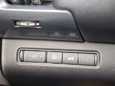 Used 2022 Nissan Pathfinder SL AWD/4WD image 24