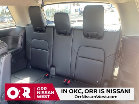 New 2025 Nissan Pathfinder SL w/ SL Premium Package image 16