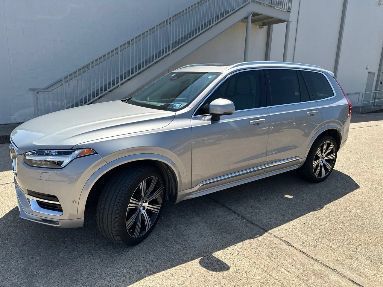 Used 2023 Volvo XC90 B6 Ultimate w/ Protection Package Premier AWD/4WD image 1