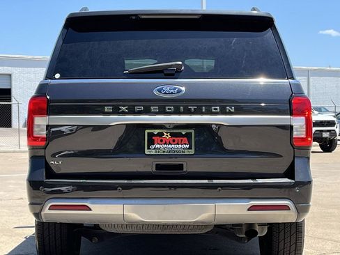 Used 2022 Ford Expedition XLT AWD/4WD image 5