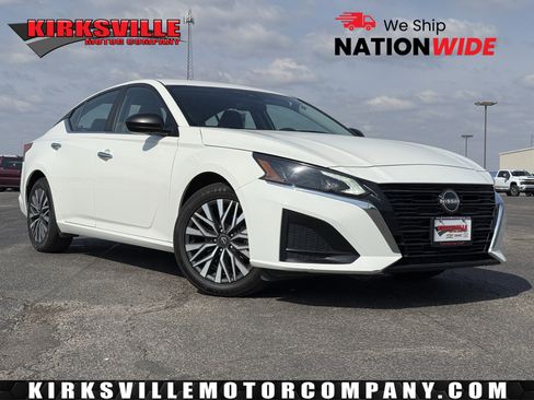 Used 2025 Nissan Altima 2.5 SV image 1