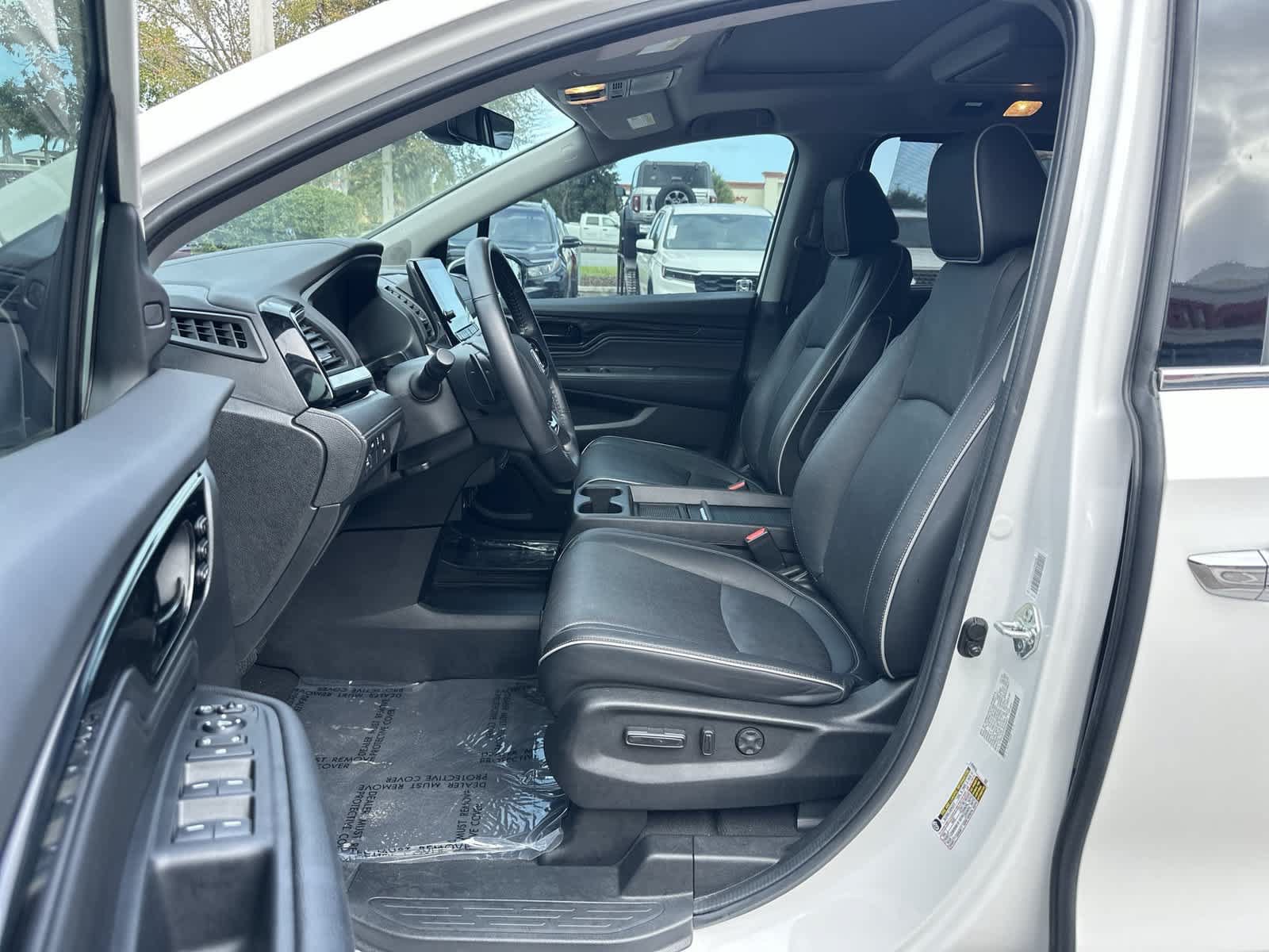 Certified 2024 Honda Odyssey Elite image 2