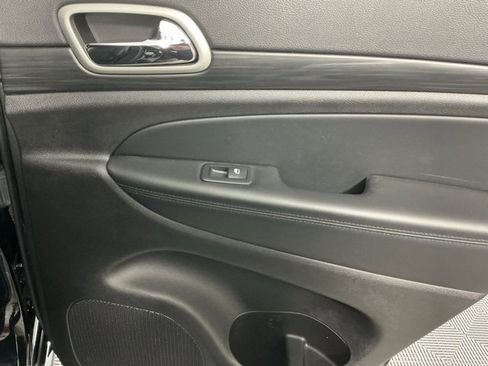 Used 2021 Jeep Grand Cherokee Laredo X image 11