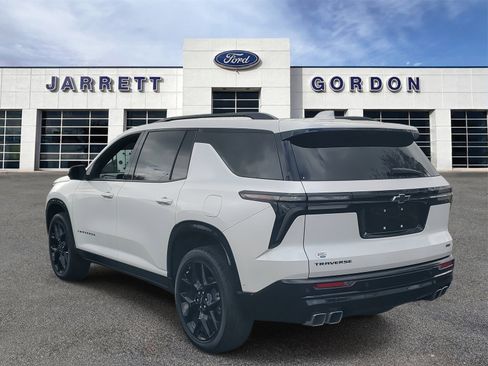 Used 2025 Chevrolet Traverse RS w/ LPO, Floor Liner Package image 3