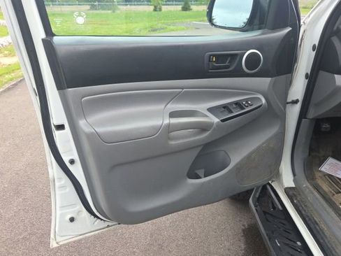 Used 2014 Toyota Tacoma 4x4 Double Cab image 17