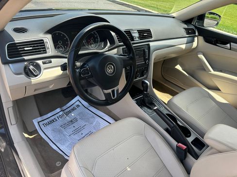 Used 2015 Volkswagen Passat 1.8T Limited Edition FWD image 13