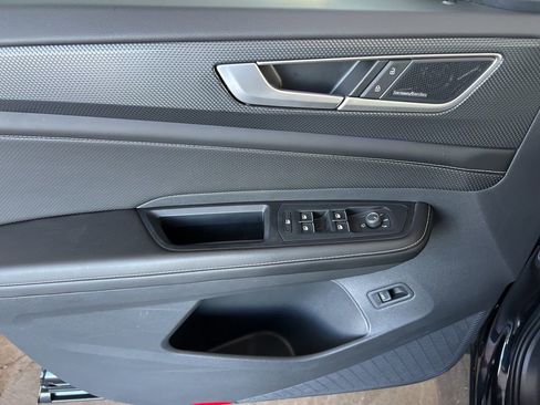 Certified 2024 Volkswagen Atlas Cross Sport SEL Premium R-Line image 18