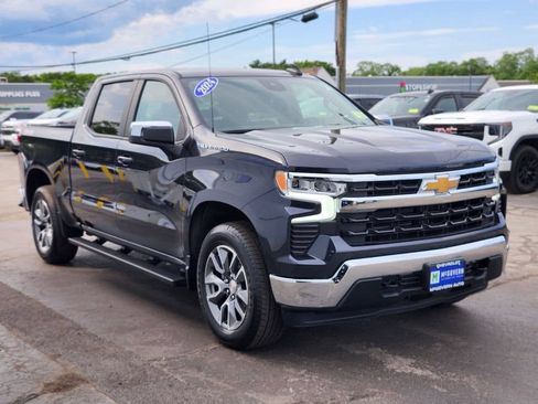 Used 2024 Chevrolet Silverado 1500 LT AWD/4WD image 7