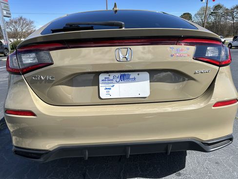 Used 2025 Honda Civic Sport image 4
