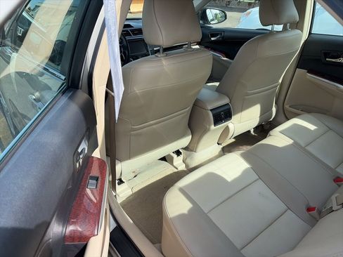 Used 2014 Toyota Camry XLE FWD image 9