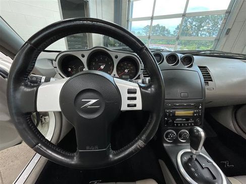 Used 2004 Nissan 350Z Touring RWD image 13