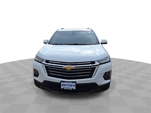 Used 2023 Chevrolet Traverse LT image 3