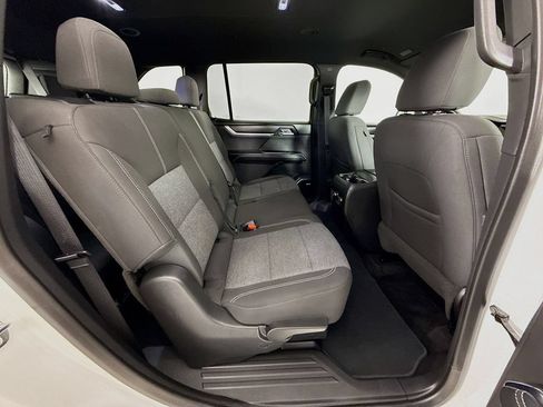 Used 2025 GMC Acadia Elevation AWD/4WD image 32