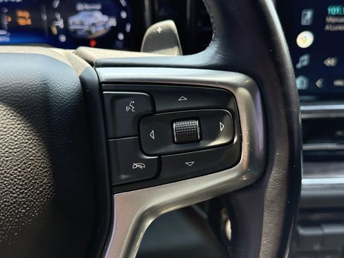Used 2022 Chevrolet Silverado 1500 LTZ AWD/4WD image 17