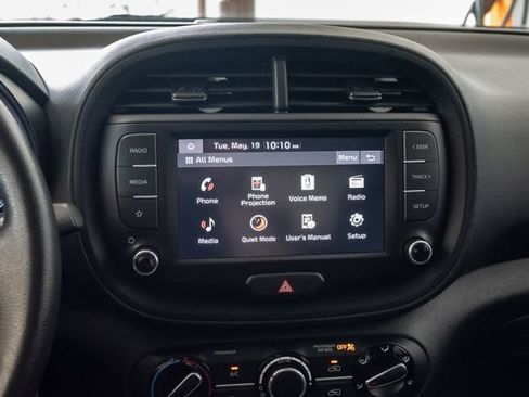 Used 2024 Kia Soul LX w/ Option Group 015 FWD image 16
