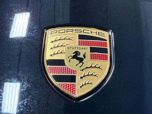 Used 2025 Porsche Cayenne Coupe image 12