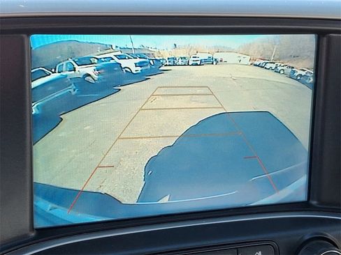 Used 2018 GMC Sierra 1500 SLT image 18