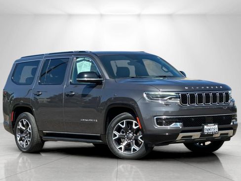 Certified 2023 Jeep Wagoneer Series III w/ Preferred Equipment Group AWD/4WD image 1