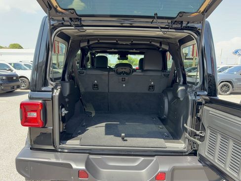 Used 2024 Jeep Wrangler Sahara w/ Technology Group image 8