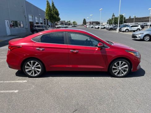 Used 2019 Hyundai Accent Limited w/ Cargo Package FWD image 3