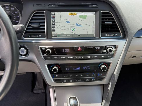 Used 2017 Hyundai Sonata Limited w/ Ultimate Package 04 FWD image 13
