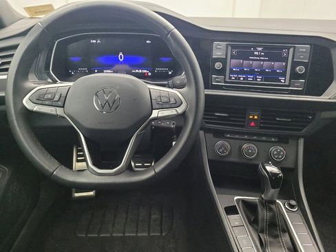 Used 2024 Volkswagen Jetta Sport image 22