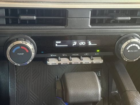 Used 2025 Toyota 4Runner SR5 AWD/4WD image 20