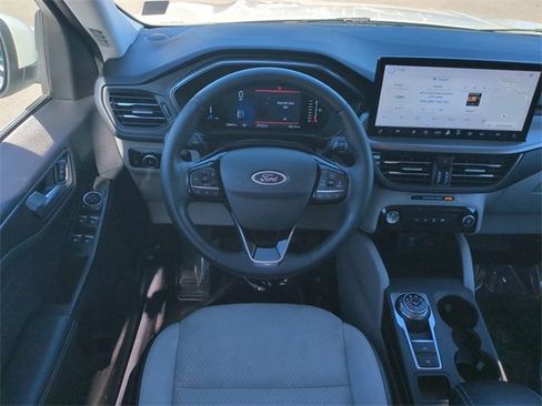 Used 2023 Ford Escape SE image 16
