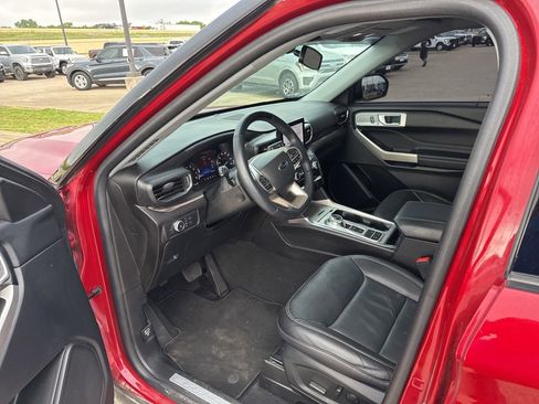 Used 2022 Ford Explorer Limited w/ Equipment Group 301A image 20