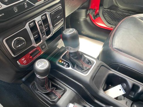 Used 2018 Jeep Wrangler Unlimited Rubicon AWD/4WD image 26